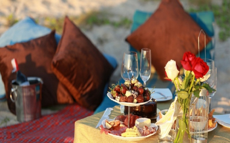 a romantic picnic