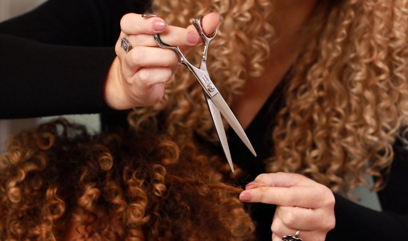 HOW TO CUT CURLY HAIR